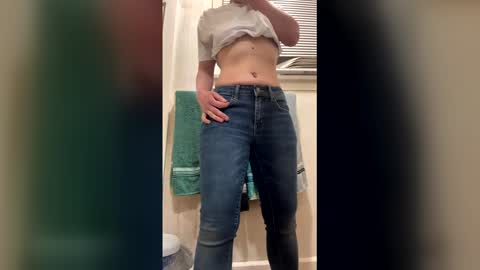 cuckieslut1 online show from March 18, 12:10 pm