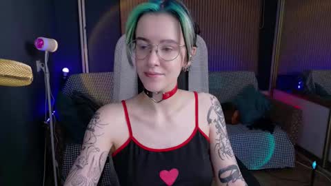 Snapshot of cumpotikeve chatting on September 25, 1:04 am CUMpotikEve online show from September 25, 1:04 am