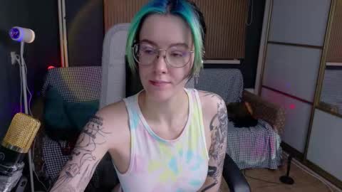 Snapshot of cumpotikeve chatting on October 6, 3:23 am CUMpotikEve online show from October 6, 3:23 am