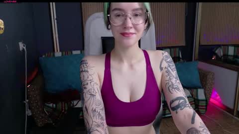 Snapshot of cumpotikeve chatting on September 22, 3:05 am CUMpotikEve online show from September 22, 3:05 am