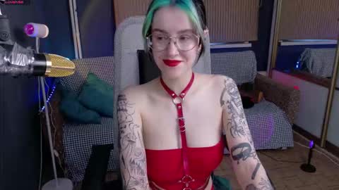 Snapshot of cumpotikeve chatting on September 26, 1:25 am CUMpotikEve online show from September 26, 1:25 am