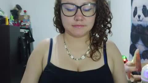 Vannesa online show from June 25, 2:11 am