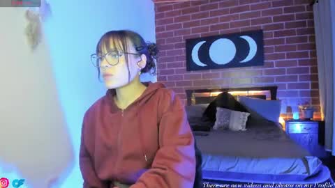 curly_scarlett69 online show from July 31, 12:22 am