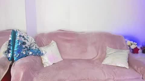 CurlyDreams online show from June 3, 5:30 am