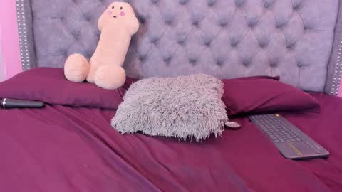 curvy_bigass18 online show from February 13, 1:07 am