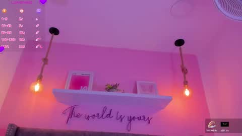 curvy_bigass18 online show from March 19, 12:15 am