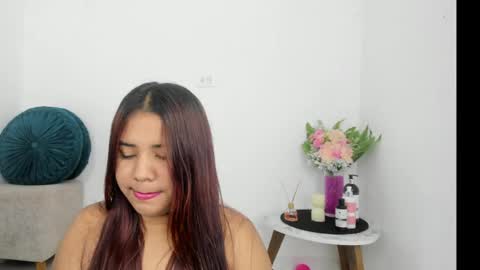 curvylatinaa_ online show from April 24, 9:39 pm