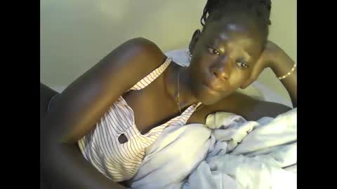 Snapshot of cute_doria chatting on February 17, 1:47 am cute_doria online show from February 17, 1:47 am