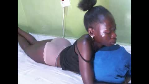 Snapshot of cute_doria chatting on October 6, 2:50 am cute_doria online show from October 6, 2:50 am