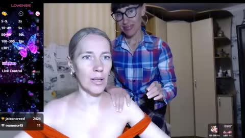 cute_lion_ online show from September 18, 12:15 pm