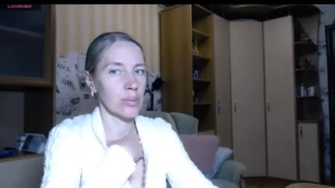 cute_lion_ online show from November 8, 5:51 pm