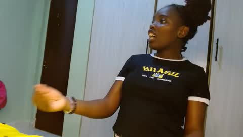 cute_lorna online show from April 28, 2:27 am