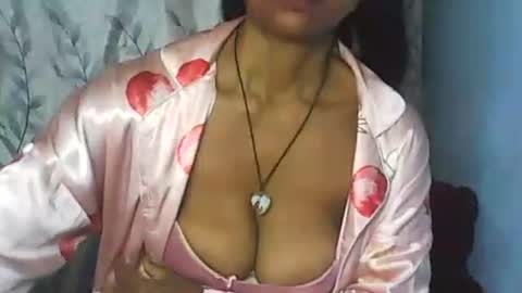 Snapshot of cute_moll chatting on October 6, 8:09 am murielle online show from October 6, 8:09 am