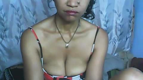 Snapshot of cute_moll chatting on March 12, 8:30 am murielle online show from March 12, 8:30 am