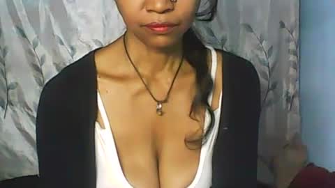 Snapshot of cute_moll chatting on February 8, 3:19 am murielle online show from February 8, 3:19 am