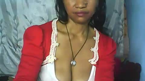 Snapshot of cute_moll chatting on October 4, 7:18 pm murielle online show from October 4, 7:18 pm