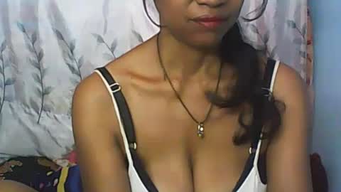 Snapshot of cute_moll chatting on December 28, 7:22 am murielle online show from December 28, 7:22 am