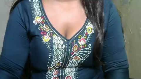 alia online show from May 1, 2:48 am