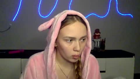 cute_shy06 online show from January 11, 6:24 pm