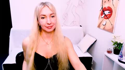 cute_smile_shy online show from March 17, 10:25 pm