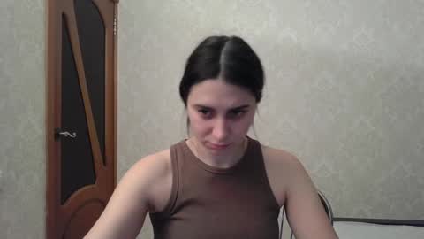 Snapshot of cute_strawberry_ chatting on December 17, 4:56 am cute_strawberry_ online show from December 17, 4:56 am