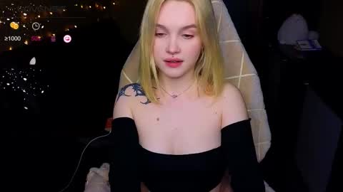 Snapshot of cute_summer_breathe chatting on October 21, 6:56 pm Sue online show from October 21, 6:56 pm