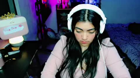 Snapshot of cuteambervi chatting on January 27, 10:38 pm Princess Amber online show from January 27, 10:38 pm