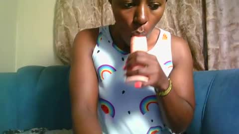 Cuteberry87 online show from May 2, 8:50 am