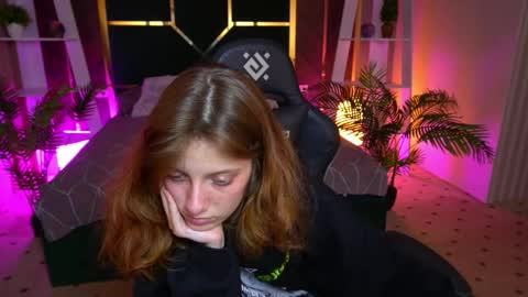 Foxy online show from November 18, 3:02 pm