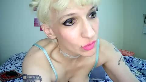 Bella online show from June 12, 9:34 pm