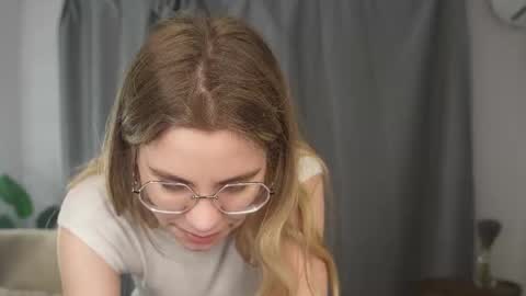 Melisa online show from March 7, 8:27 pm