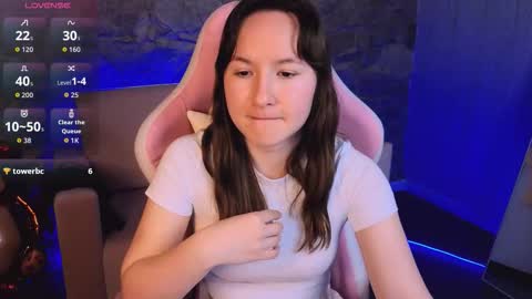 cuteglory online show from March 18, 5:45 am