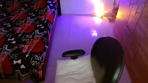 isabella online show from March 10, 7:07 pm