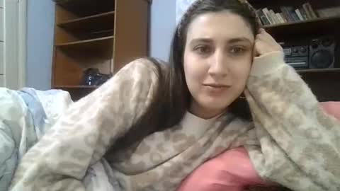 cutekattie online show from December 15, 5:56 am