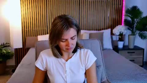 cutemirage online show from August 1, 2:41 pm