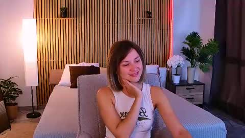 cutemirage online show from June 18, 2:44 pm