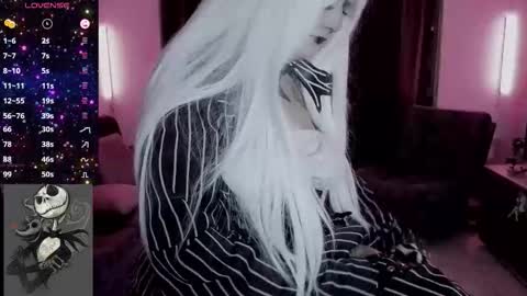 cutesarah_10 online show from October 5, 1:54 am