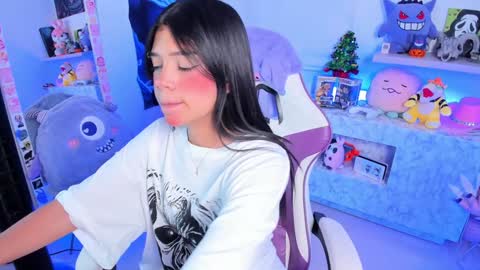 Snapshot of cutestephuwu chatting on December 10, 6:01 am  - independent model online show from December 10, 6:01 am