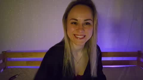 cutie_xoxo_ online show from March 17, 9:19 pm