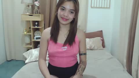 cutiepinay_chesca online show from February 5, 10:22 pm
