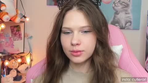 Snapshot of cutierori chatting on February 26, 8:28 am Rori Instagram cutierori online show from February 26, 8:28 am