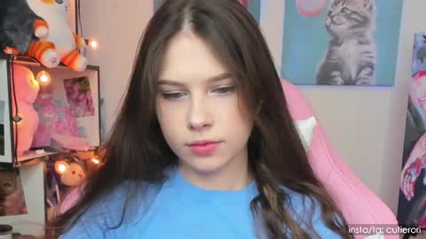 Snapshot of cutierori chatting on December 13, 3:05 am Rori Instagram cutierori online show from December 13, 3:05 am