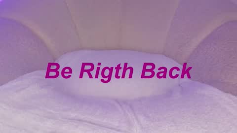 Hannah online show from November 28, 7:17 pm