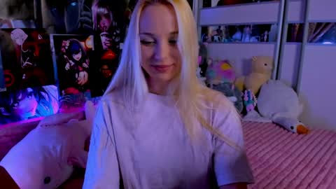 Nora online show from May 26, 8:19 pm