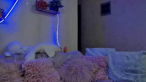 cuttiebunny online show from July 28, 2:20 am
