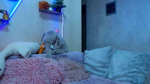 cuttiebunny online show from April 28, 2:27 am
