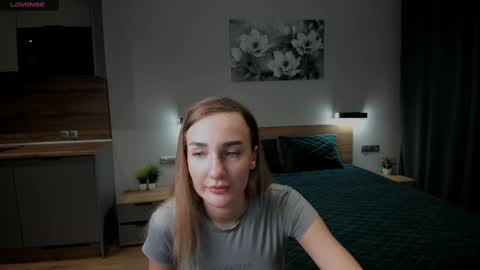 Snapshot of cuttiechloe chatting on March 1, 4:11 pm CuttieChloe online show from March 1, 4:11 pm