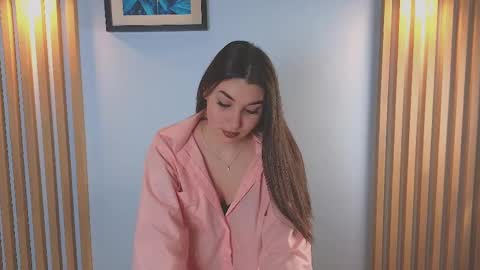 Im Bella online show from February 20, 1:40 pm