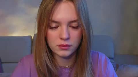 Im Emi streaming with my friend Reyna today online show from March 18, 3:17 pm