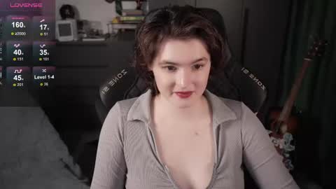 Helen Blossom online show from July 2, 1:50 pm
